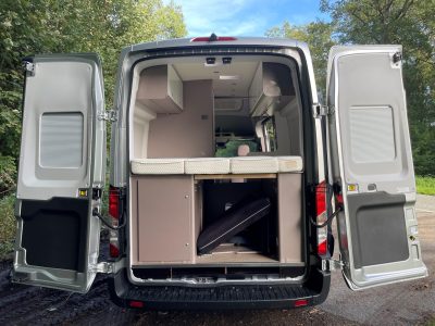 Bürstner Signeo Heckansicht offen silber